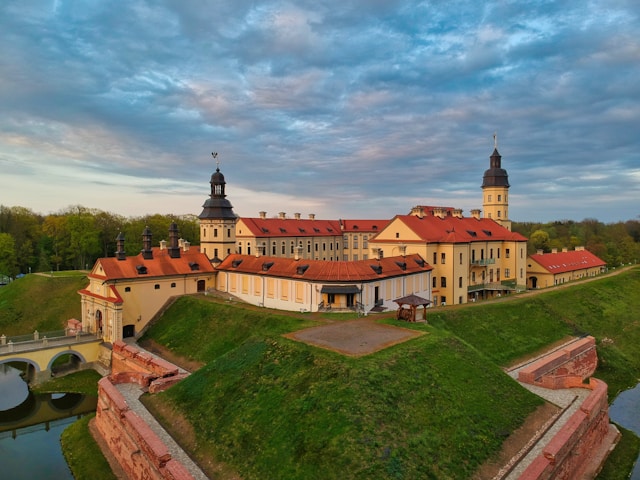 Keliaudami į Baltarusiją: Atraskite Rytų Europos Nepakankamai įvertintą žemės perlą